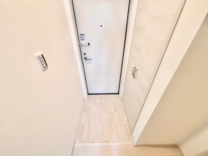 物件内観写真17　(玄関)