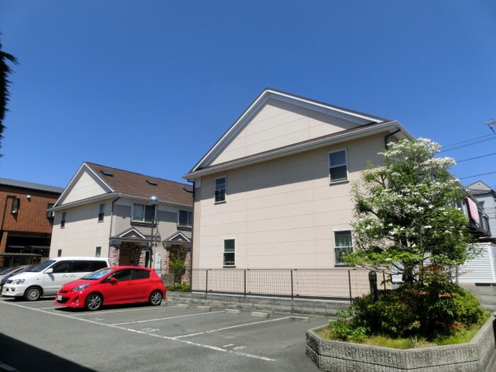 物件外観写真4　(駐車場)