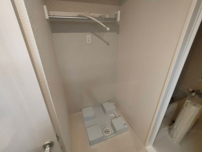 物件内観写真15　(洗濯機置場)