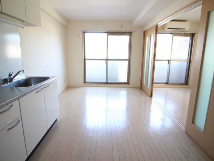 物件内観写真8　(居室)