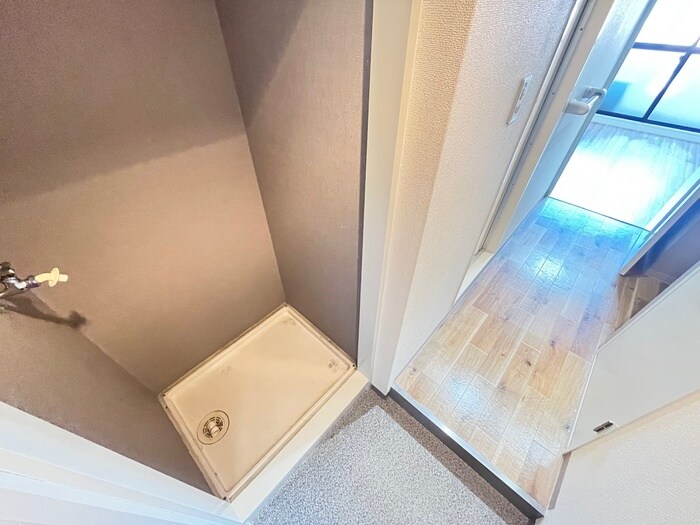 物件内観写真9　(洗濯機置場)