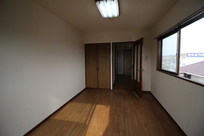 物件内観写真9　(居室)