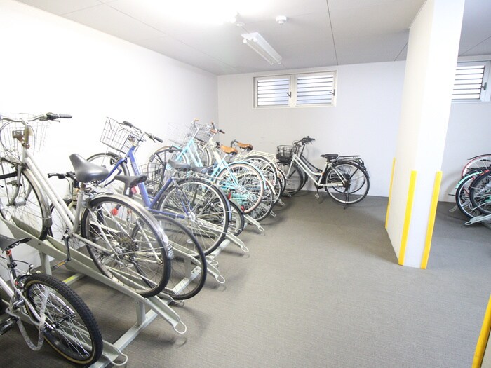物件外観写真3　(駐輪場)