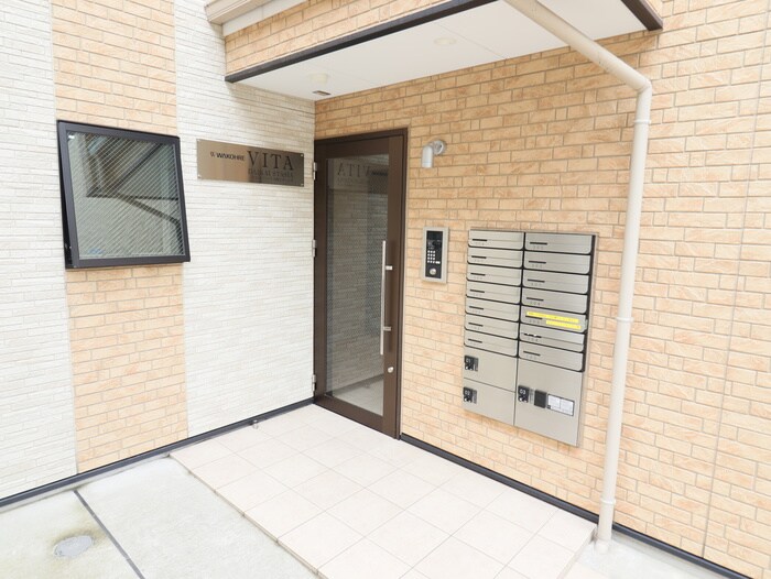 物件外観写真2　(エントランス部分)