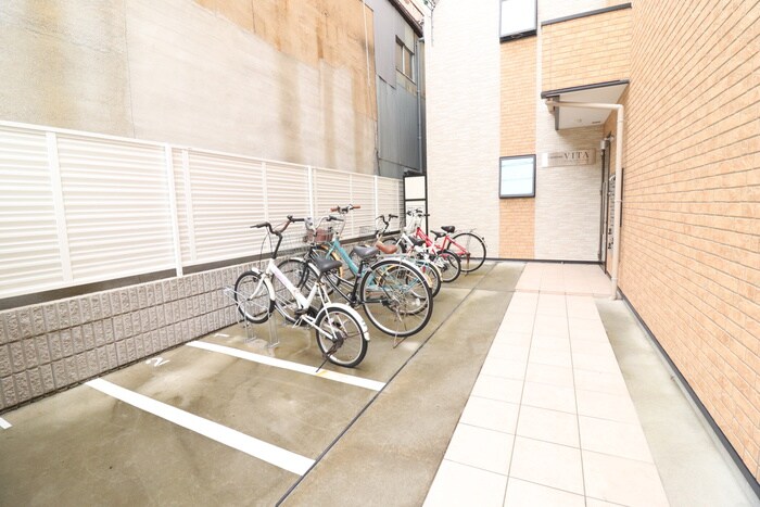 物件外観写真3　(駐輪場)