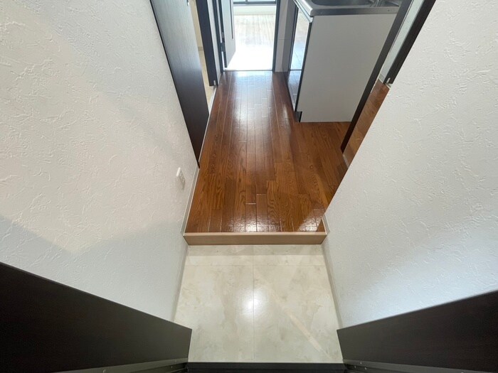 物件内観写真14　(玄関)