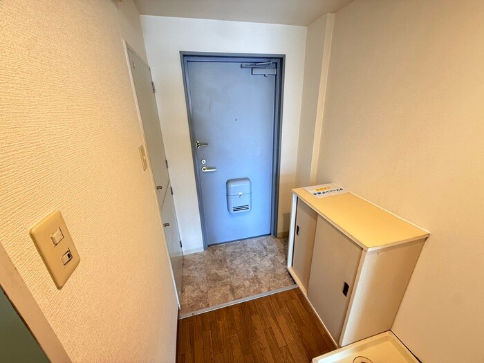 物件内観写真14　(玄関)