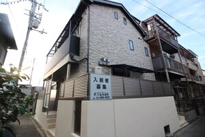 メゾン高槻Ⅱ号館外観写真