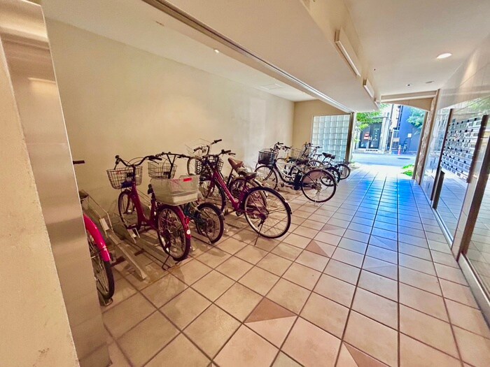 物件外観写真6　(駐輪場)