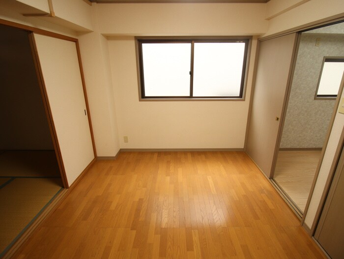 物件内観写真10　(居室)