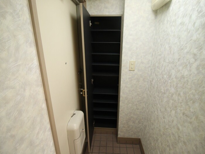物件内観写真15　(靴箱)