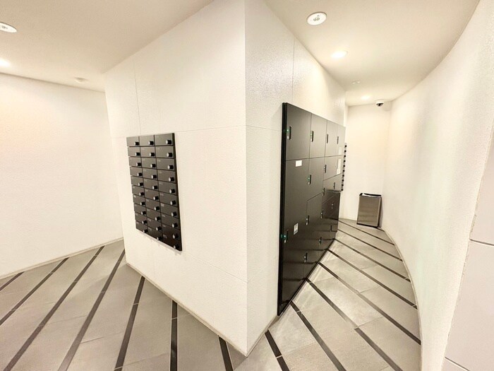 物件外観写真4　(エントランス部分)