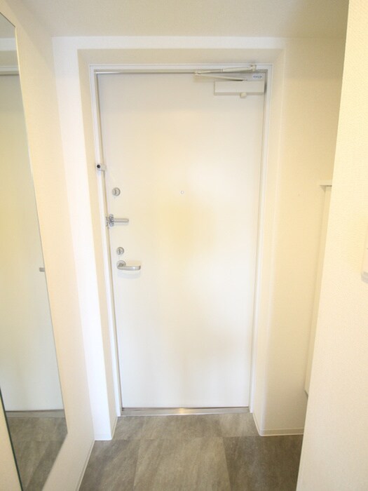 物件内観写真15　(玄関)