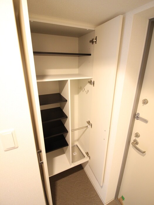 物件内観写真18　(靴箱)