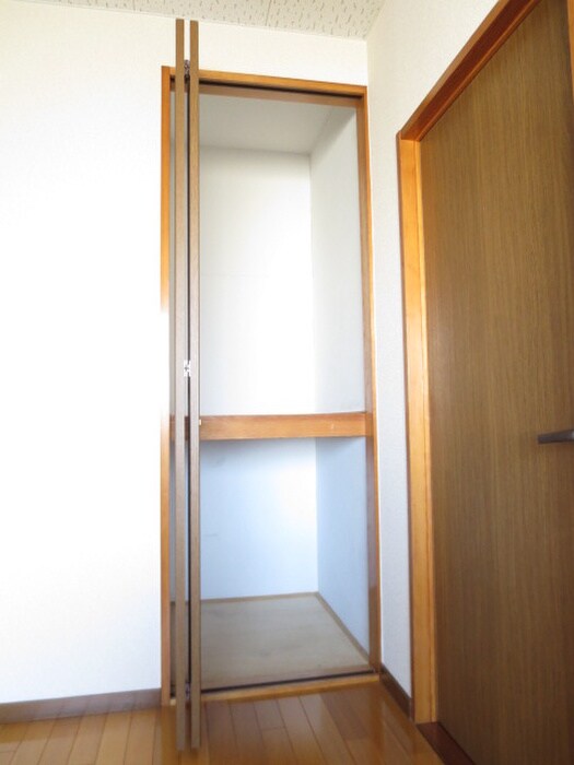 物件内観写真15　(収納)