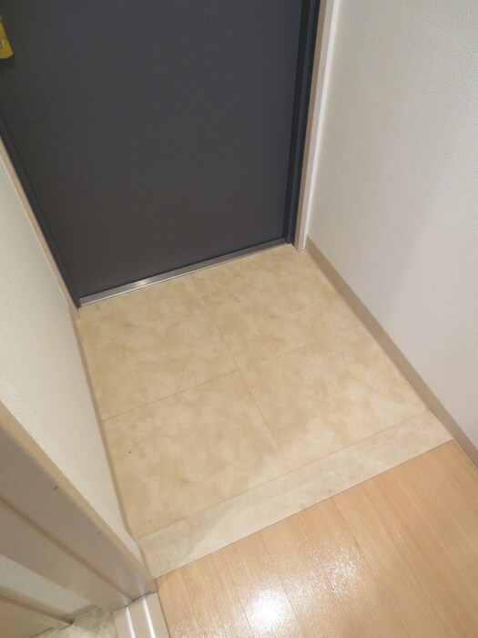 物件内観写真13　(玄関)