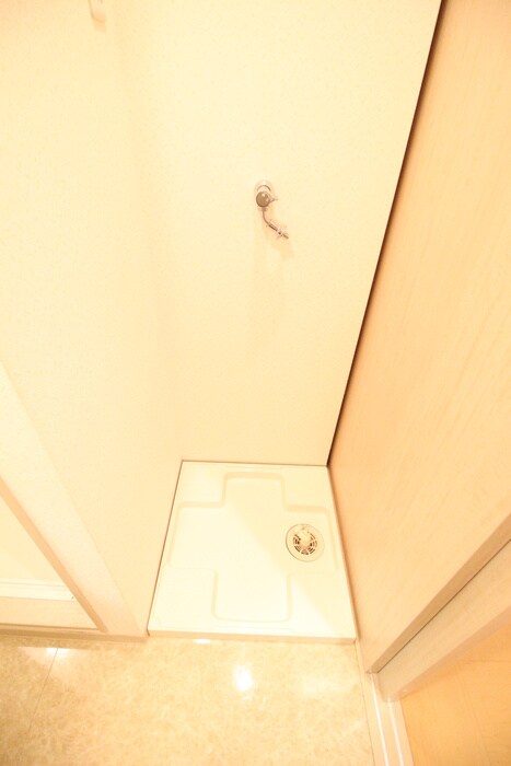 物件内観写真17　(洗濯機置場)