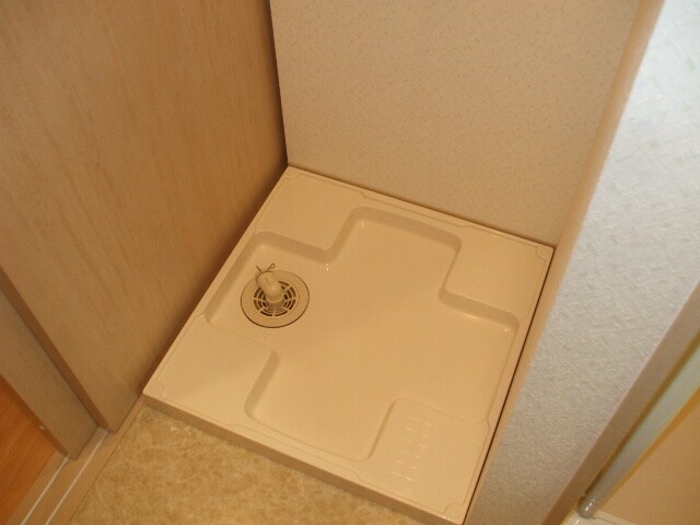 物件内観写真17　(洗濯機置場)