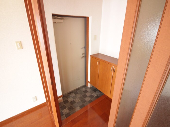物件内観写真16　(玄関)