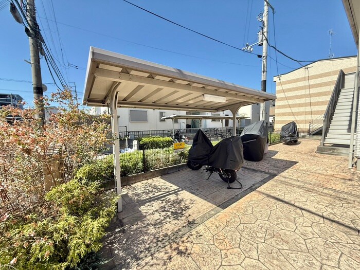物件外観写真4　(駐輪場)