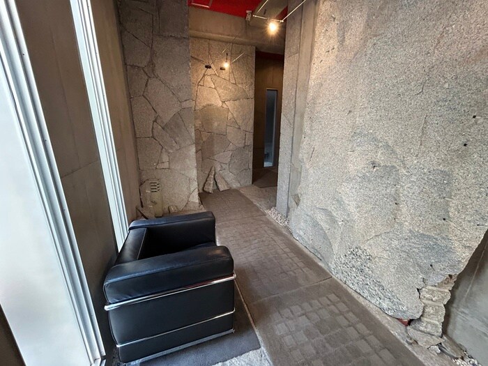 物件外観写真4　(エントランス部分)