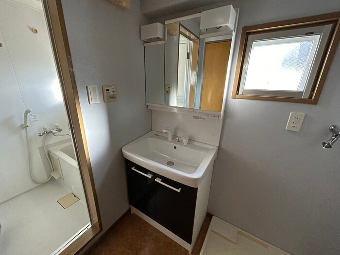 物件内観写真13　(洗面)