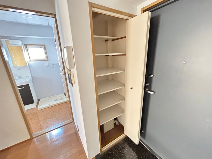 物件内観写真17　(靴箱)