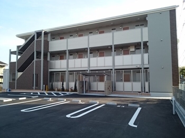 ブランドールの物件外観写真