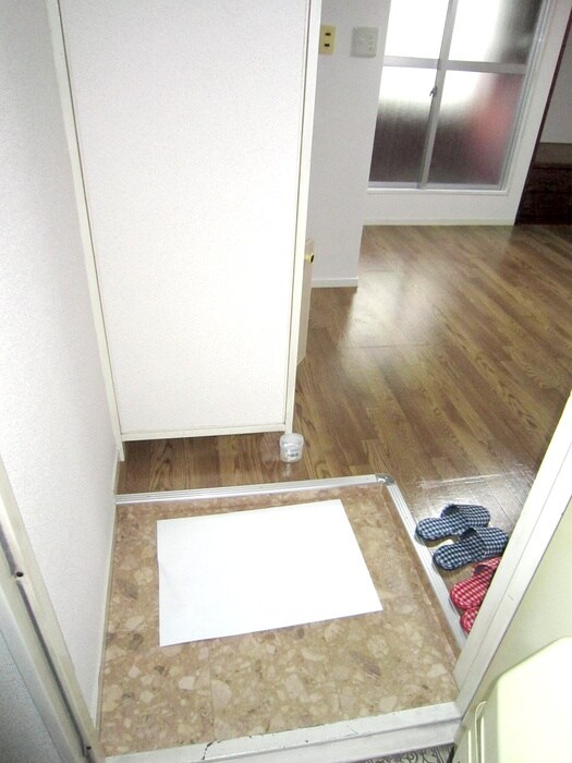 物件内観写真7　(玄関)