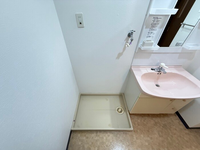 物件内観写真13　(洗濯機置場)