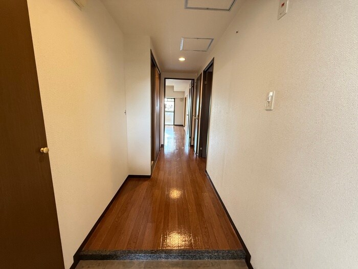 物件内観写真20　(廊下)