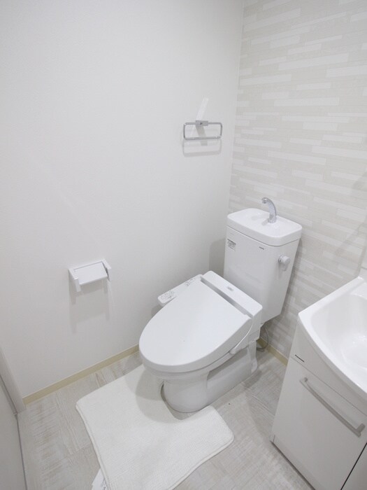 物件内観写真8　(トイレ)