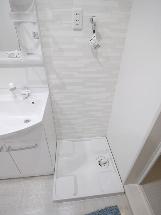 物件内観写真16　(洗濯機置場)