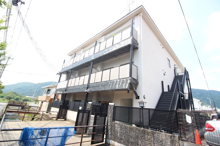 物件外観写真1　(外観写真)