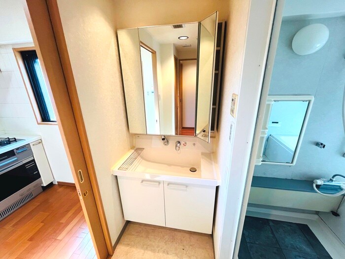 物件内観写真11　(洗面)