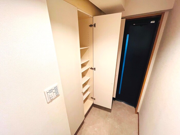 物件内観写真15　(靴箱)