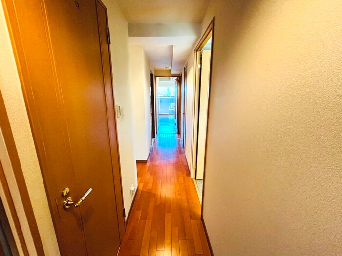 物件内観写真16　(廊下)