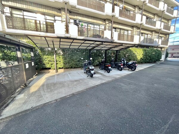 バイク置き場