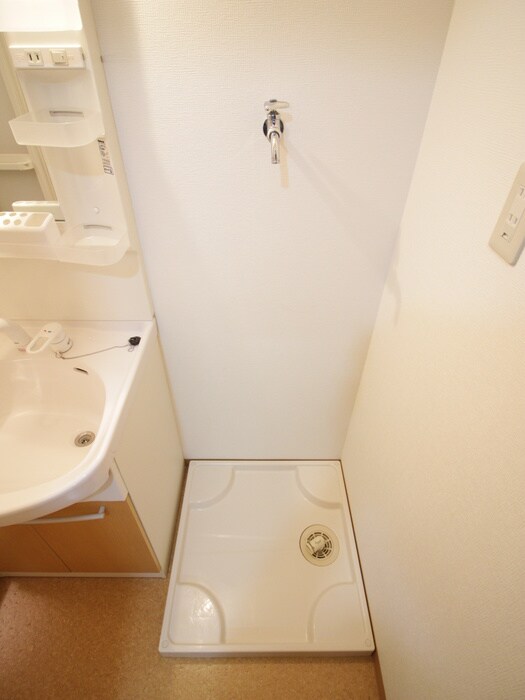 物件内観写真14　(洗濯機置場)