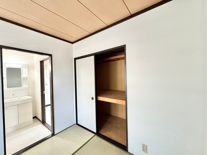 物件内観写真13　(収納)