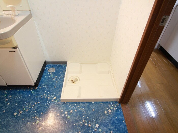 物件内観写真12　(洗濯機置場)