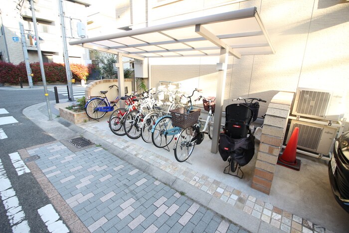 物件外観写真5　(駐輪場)