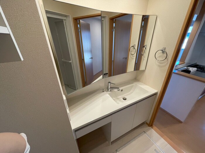 物件内観写真11　(洗面)