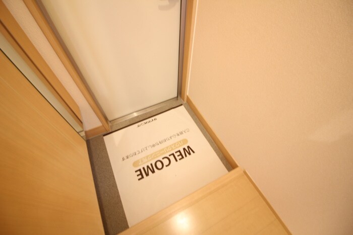 物件内観写真13　(玄関)