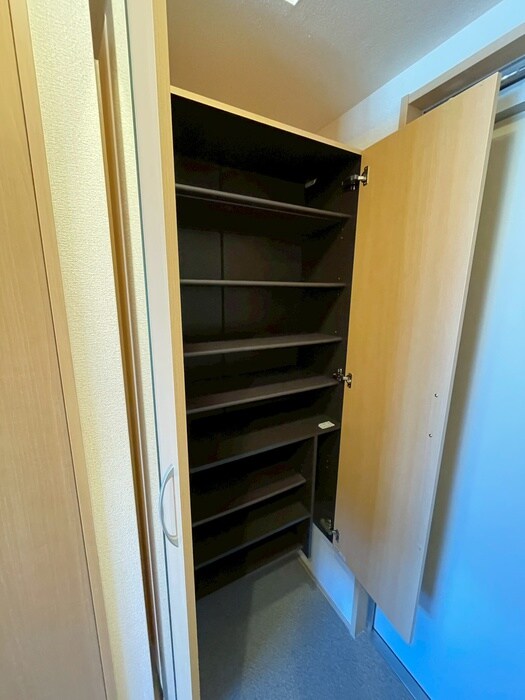 物件内観写真15　(靴箱)