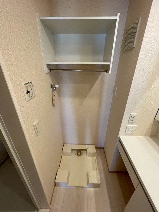 物件内観写真18　(洗濯機置場)