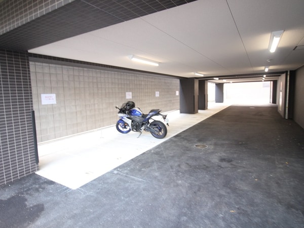 バイク置き場