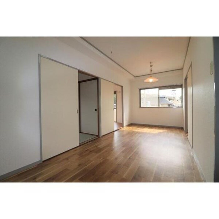 物件内観写真8　(居室)