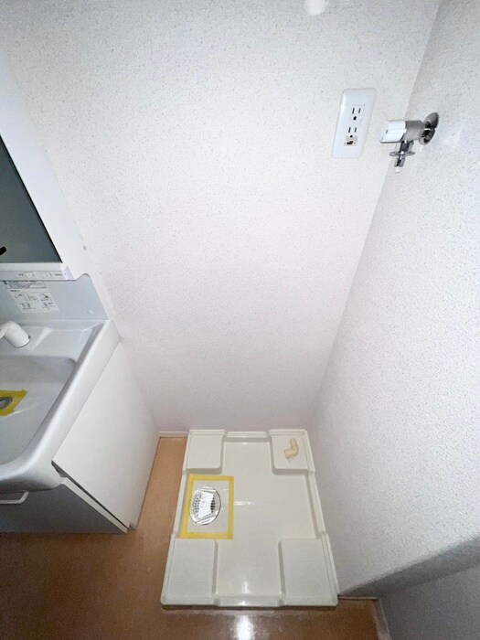 物件内観写真14　(洗濯機置場)