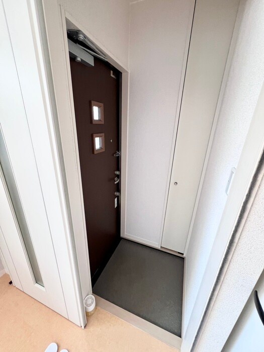 物件内観写真16　(玄関)